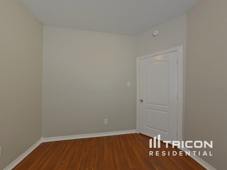 Building Photo - 28818 Hidden Cove Dr