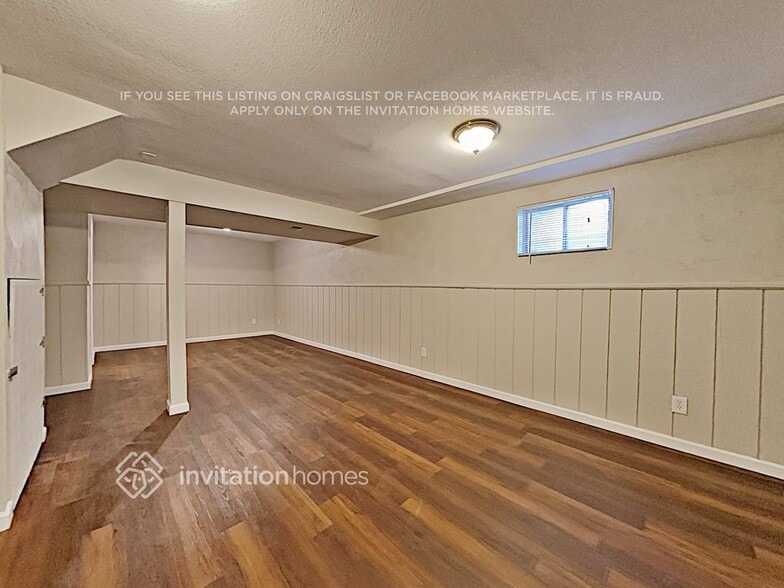 Building Photo - 9906 Garland Dr