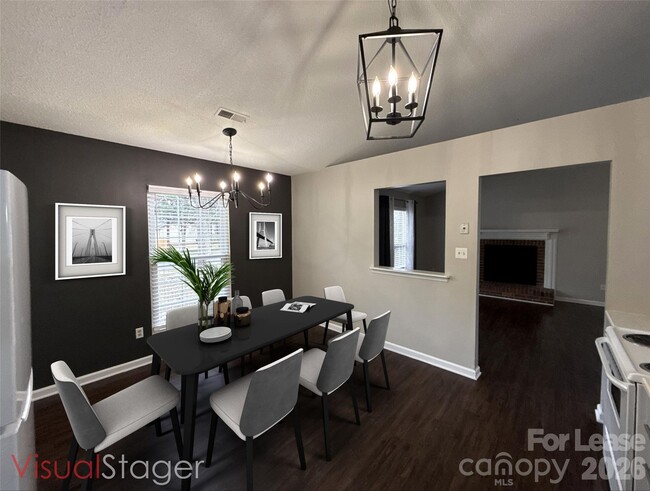 Building Photo - 5919 Hunters Crossing Ln