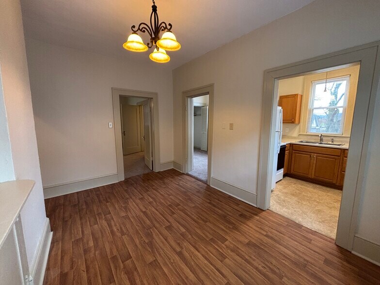 Building Photo - 1507 Hampton Ave SW