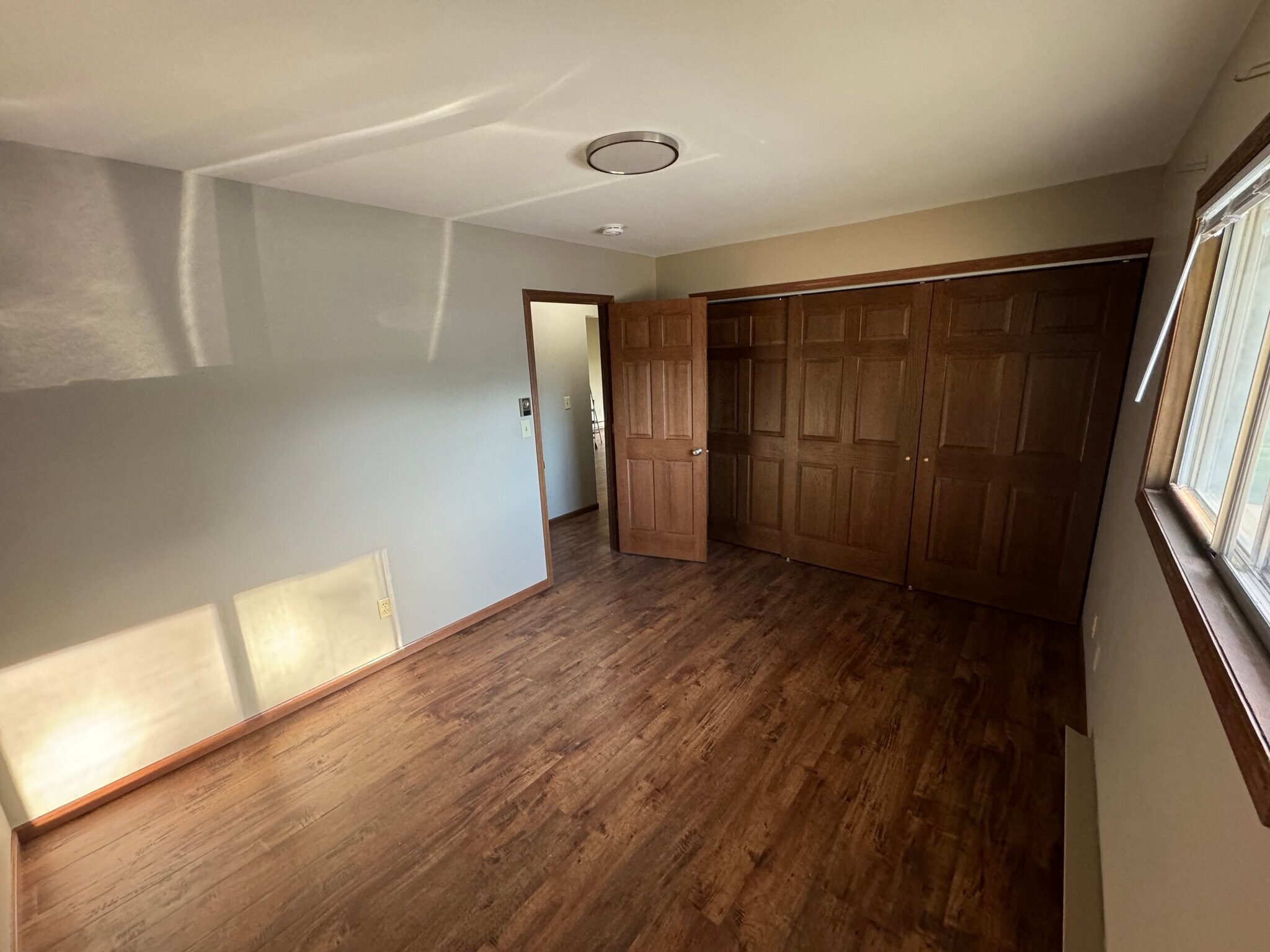 Building Photo - 335 Rae Ln