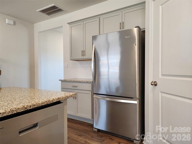 Building Photo - 125 Sycamore Xing Ct