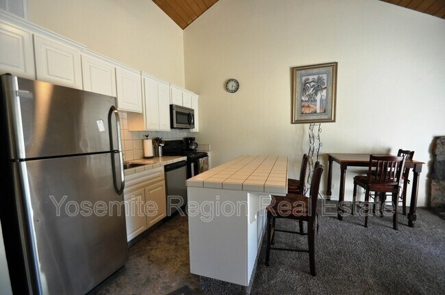 Building Photo - 12691 Junipero Serra Way