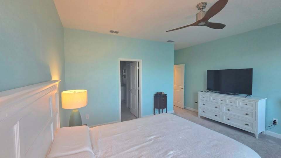 Building Photo - 15035 Sunny Day Dr