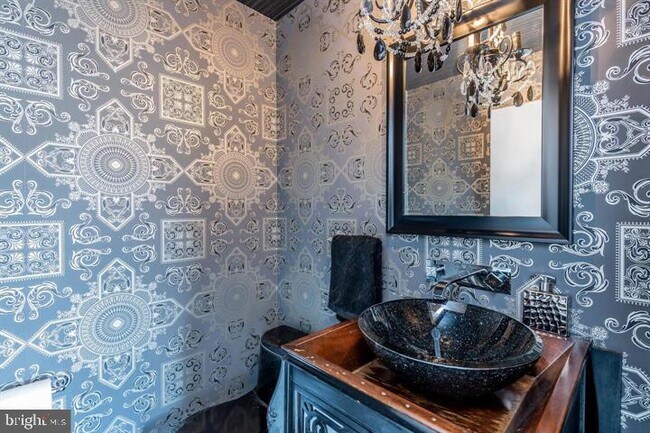 Building Photo - 1510 Waterford