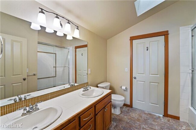 Building Photo - 11036 8th Ave NE