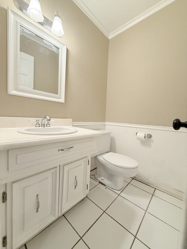 Building Photo - 1200 E Franklin St