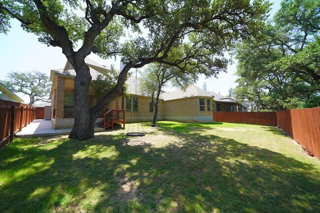 Building Photo - Executive Style Rental Now Available in Bo...