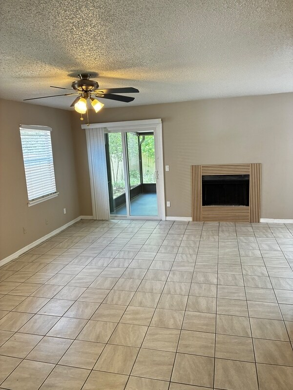 Building Photo - 11671 Tanager Dr