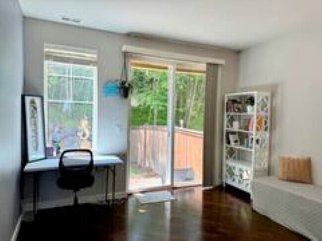 Building Photo - 9105 Merritt Ave SE