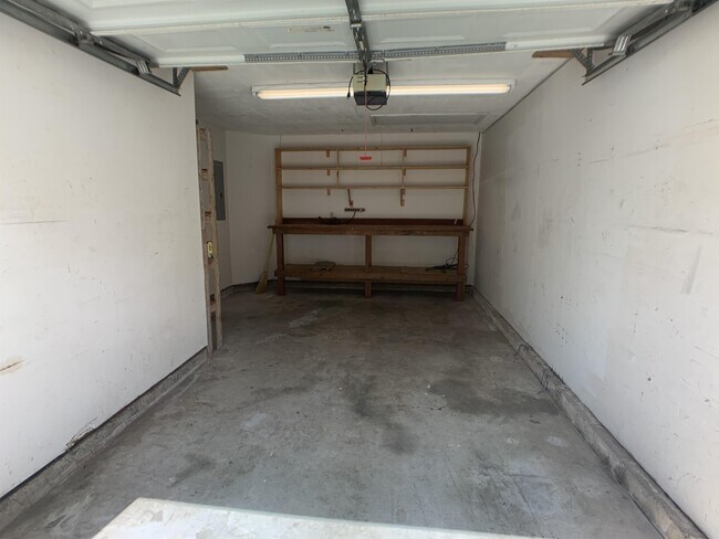 Building Photo - 301 Commons Way