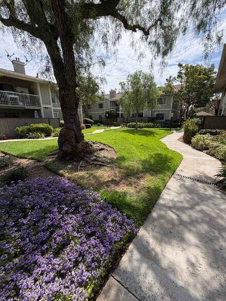 Building Photo - 1161 Packers Cir