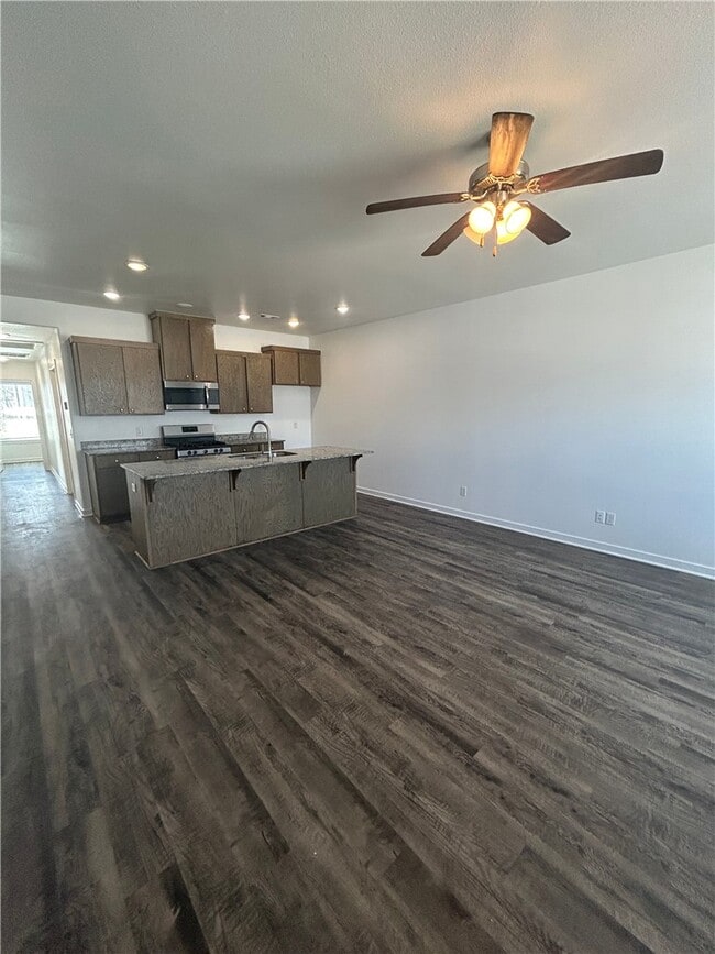 Building Photo - 644 Hidden Springs Dr
