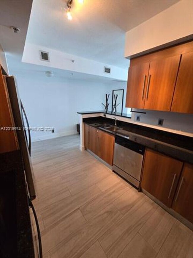 Building Photo - 325 S Biscayne Blvd