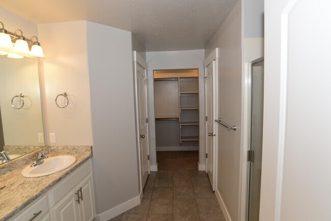 Building Photo - 15355 Tarawa Dr
