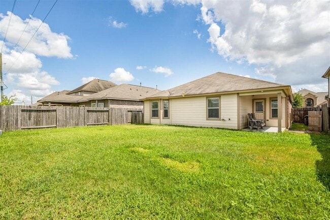 Building Photo - 22735 Pantego Ln