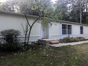 Building Photo - 309 NE Whimbrel Ct