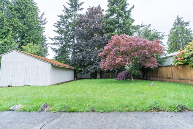 Building Photo - 4bed/3bath home in Finn Hill