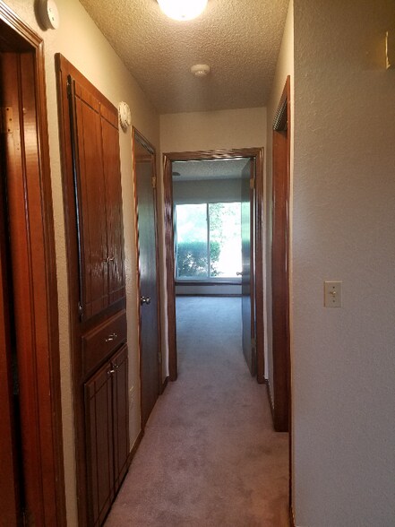 Building Photo - 5504 Cloverlawn Dr