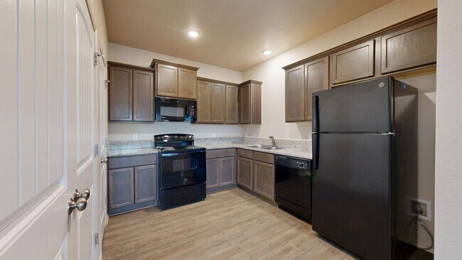 Building Photo - stunning 3-beds, 2-baths home located in t...