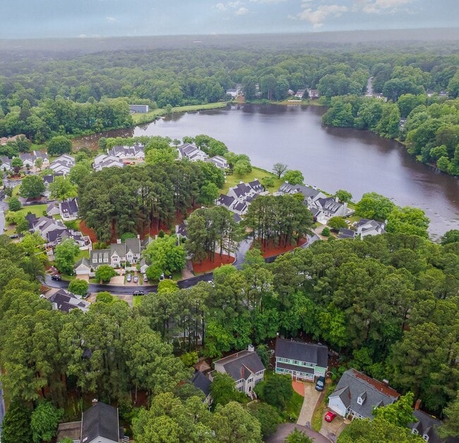 Building Photo - Everything You Need. All Right Here at Lakepointe Village Townhomes!