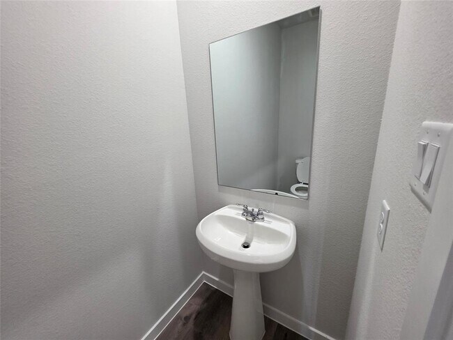 Building Photo - 7878 Alset Dr