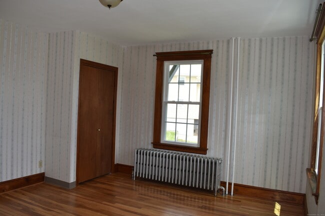 Building Photo - 158 Martone St