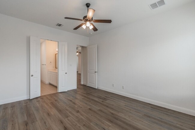 Building Photo - COMING SOON ALEDO ISD!!