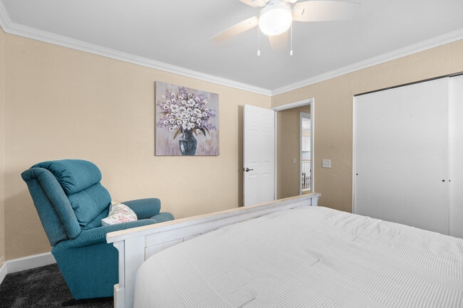 Building Photo - 428 Edwards Ave