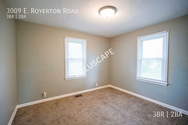 Building Photo - 3009 E Royerton Rd