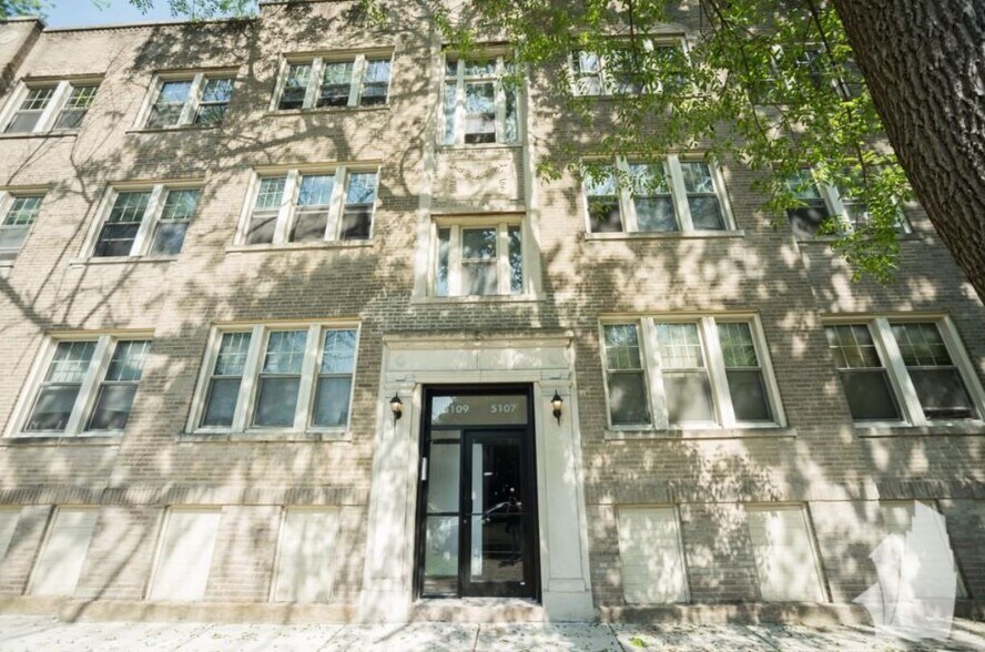 Building Photo - 5103 N Winchester Ave