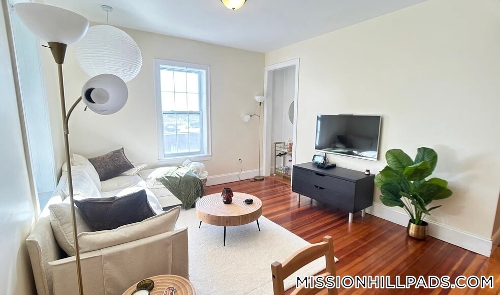 Building Photo - 107 Fisher Ave