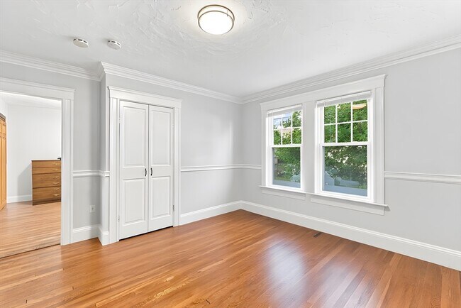 Building Photo - 99 Thorndike St