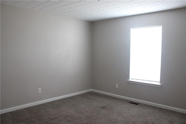 Building Photo - 3755 Fern Creek Dr