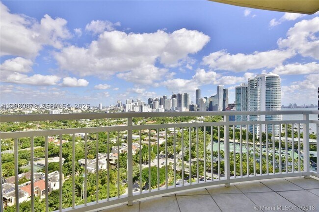 Building Photo - 2475 Brickell Ave