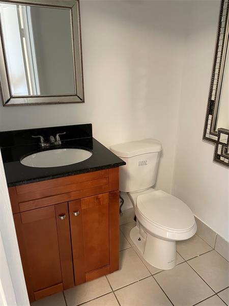 Building Photo - 3733 Carambola Cir N