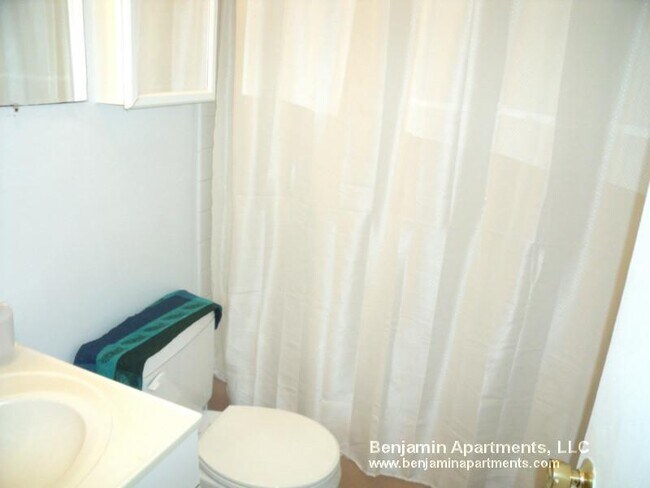 Building Photo - 226 Parker Hill Ave