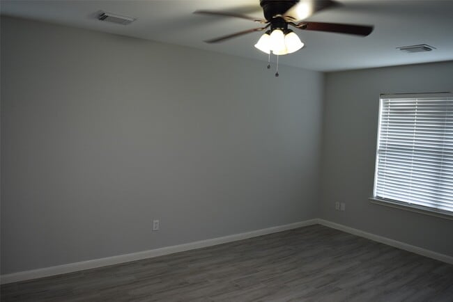 Building Photo - 15510 Liberty Bluff Dr