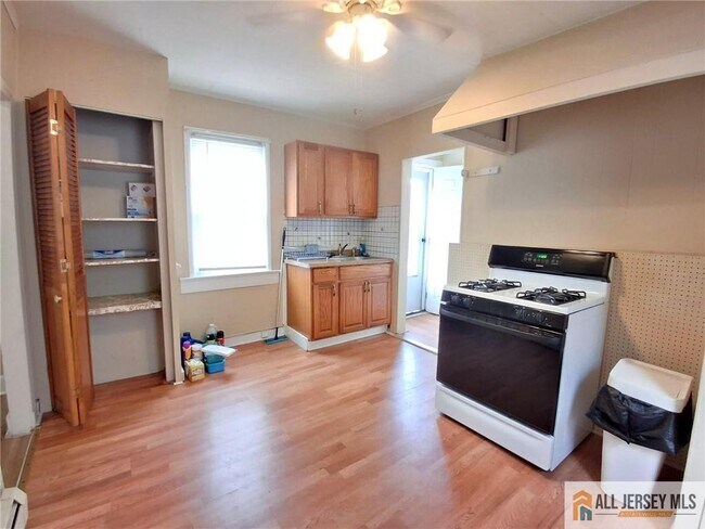 Building Photo - 27a Obert St