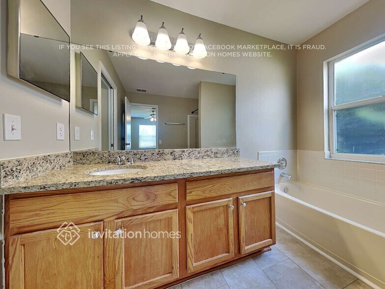 Building Photo - 11126 2nd Ave E