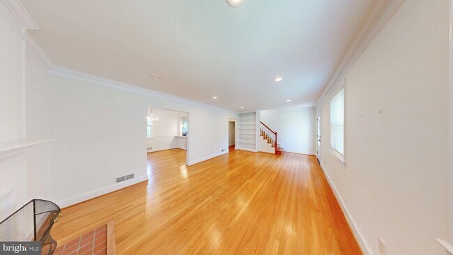 Building Photo - 11 Indian Spring Dr