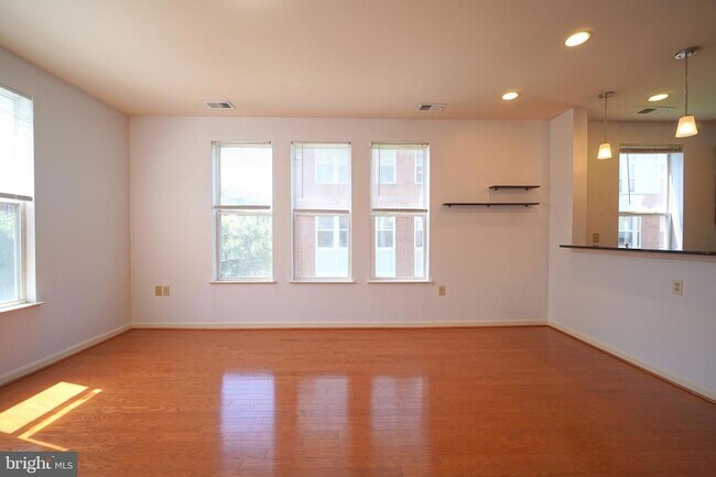 Building Photo - 2665 Prosperity Ave