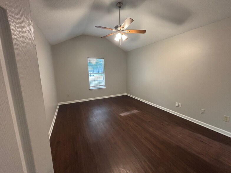 Building Photo - 2532 Baxter Cove