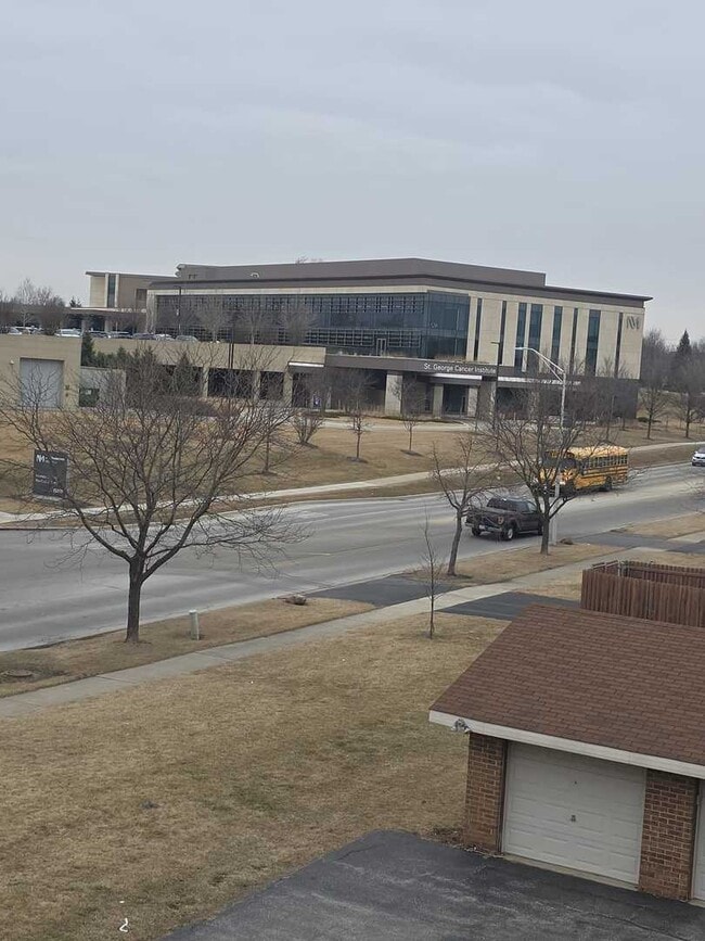 Building Photo - 9950 Treetop Dr