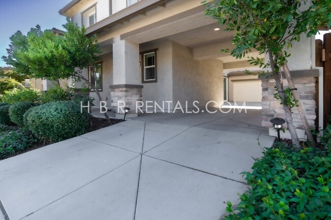 Building Photo - 312 E Liverno Ave