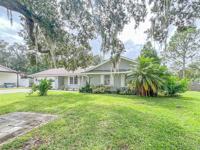Building Photo - 2926 Forestgreen Dr S