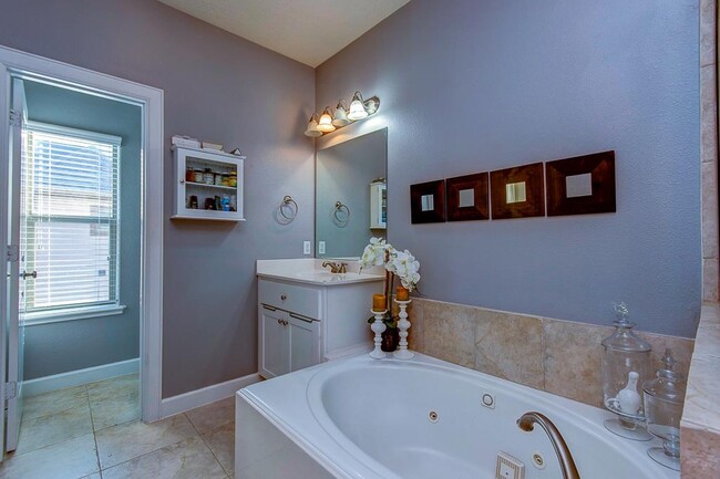 Building Photo - 1319 Birdsall St