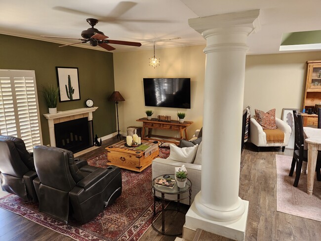 Building Photo - 21 W Roma Dr