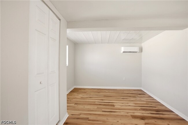 Building Photo - 1640 Daniels Dr