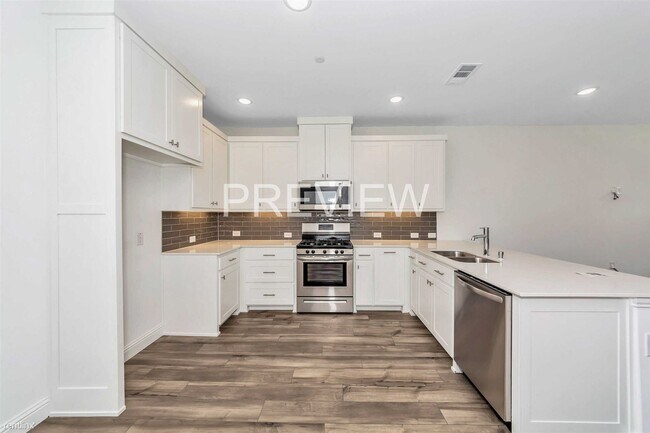 Building Photo - 3 br, 2.5 bath Townhome - 4413 Union Street